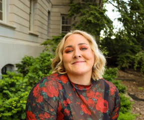 Alysa Bowe smiling headshot